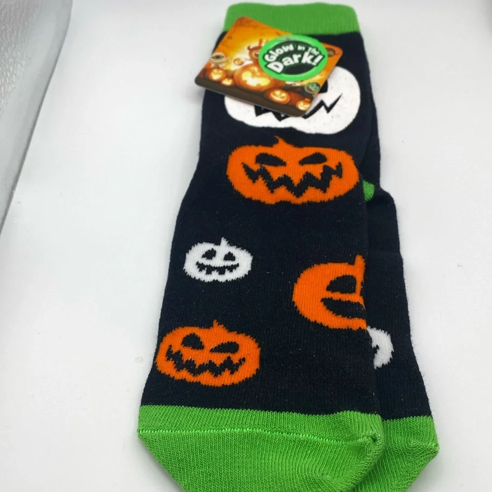 NWTSpooky Spooky Halloween Themed Kids Glow In The Dark Socks One Size Fits Most